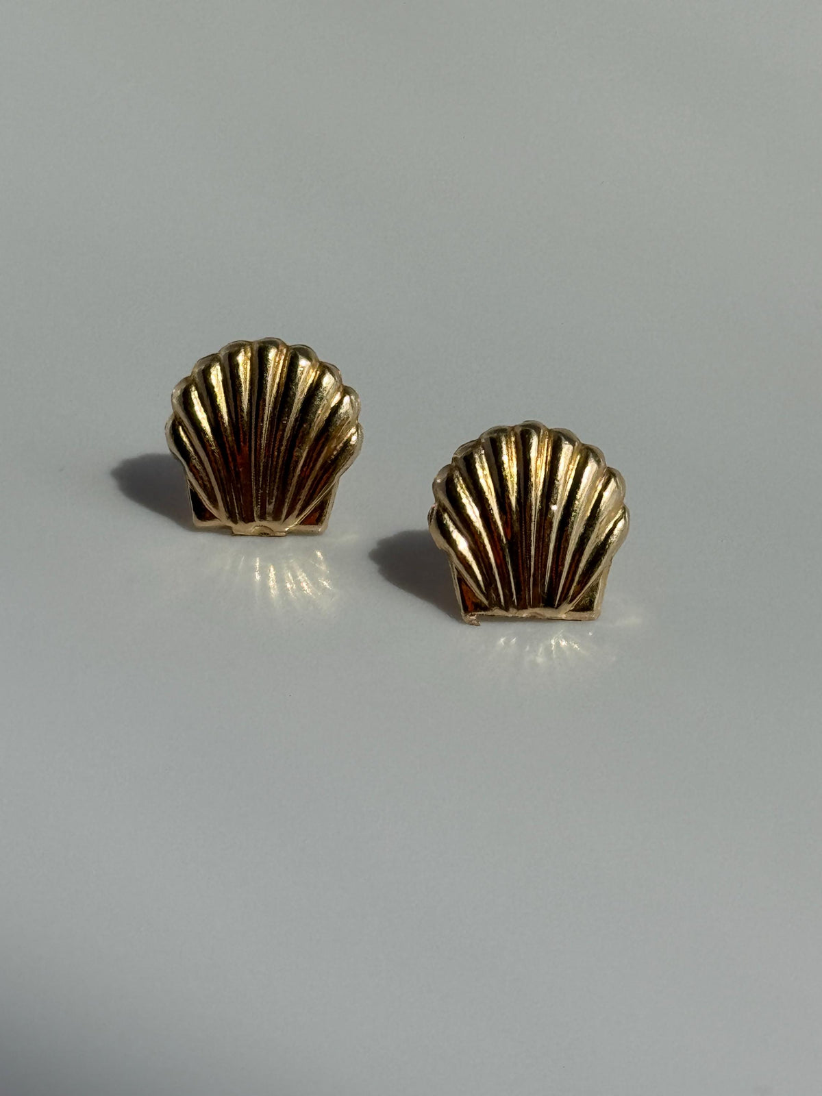 Vintage 14K Gold Seashell Stud Earrings Nautical