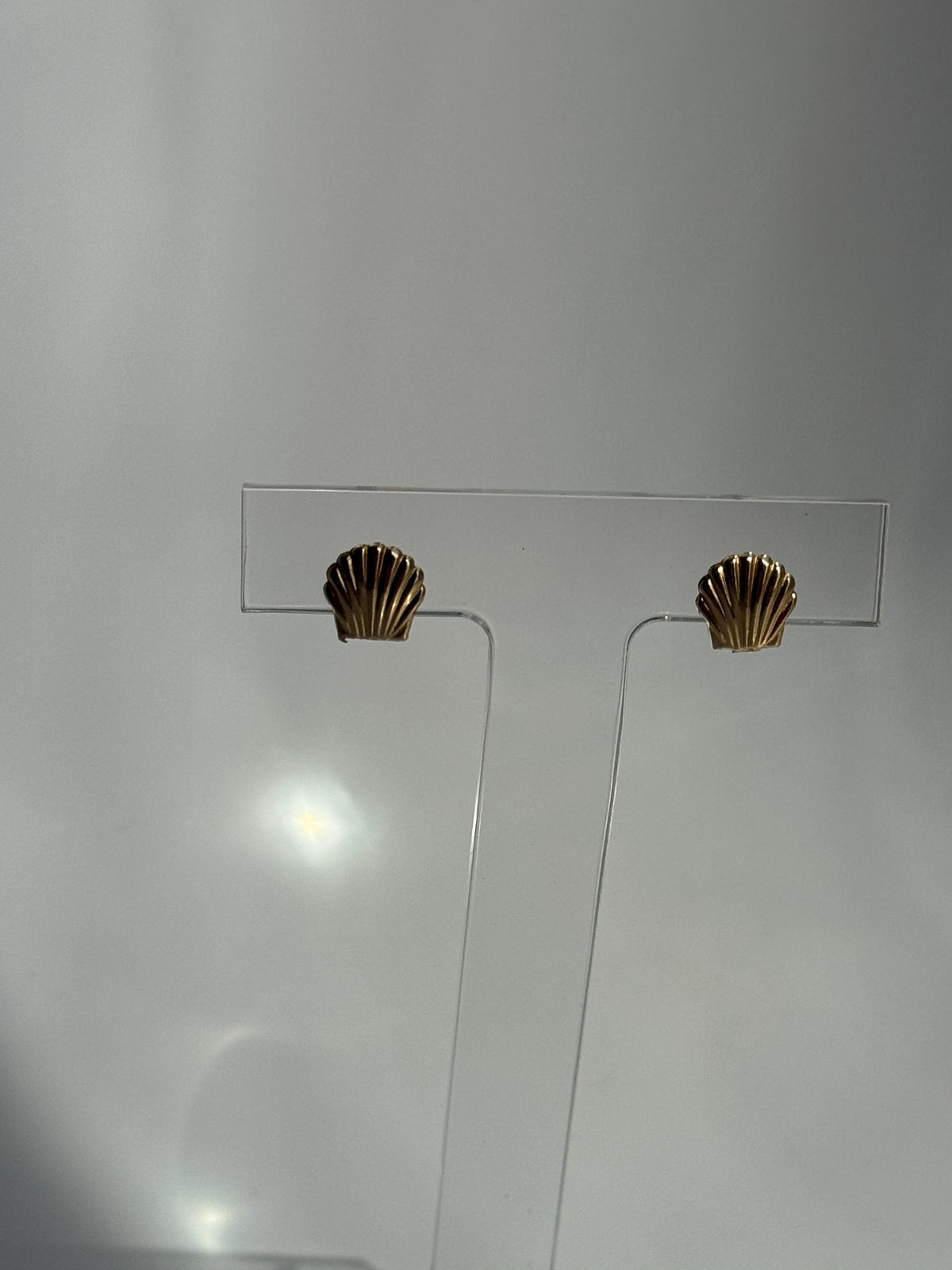 Vintage 14K Gold Seashell Stud Earrings Nautical