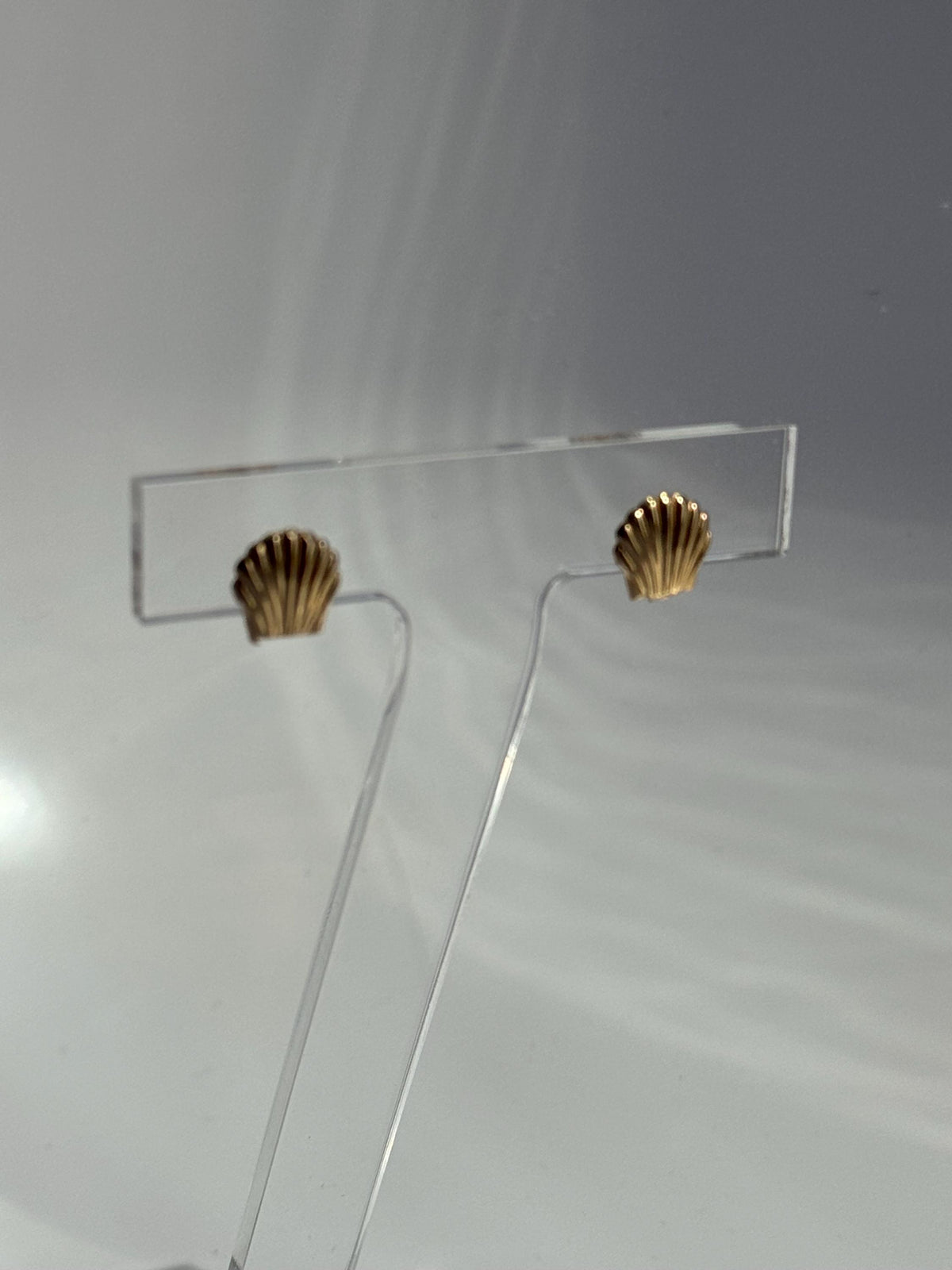 Vintage 14K Gold Seashell Stud Earrings Nautical
