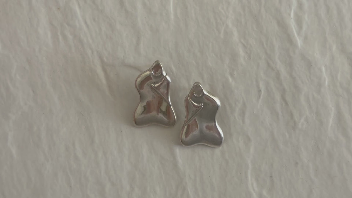 Estate vintage 1970s GETCO Inc sterling silver modernist female figure goddess drop earrings stylized design